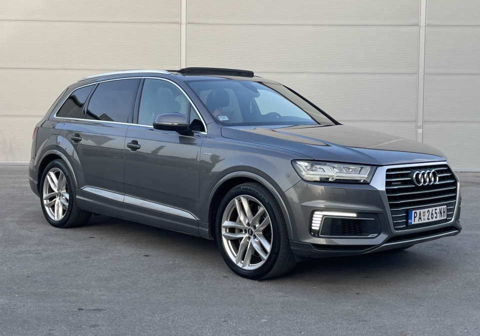 Audi Q7 e tron 2016 god hibrid
