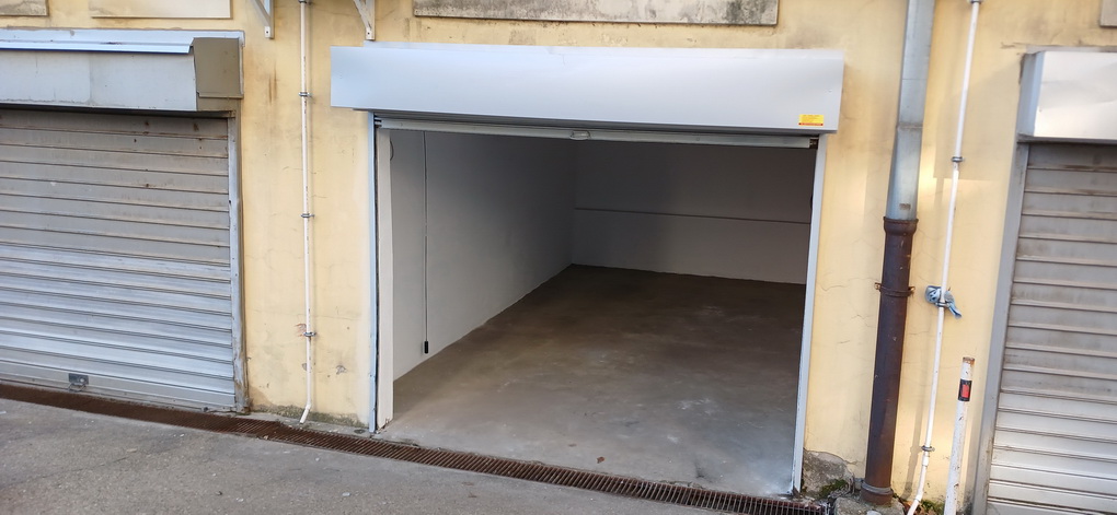 Garaža nadzemna 19m2 na Bulevaru Oslobođenja