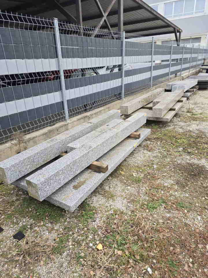 Prodajem 18 kibika granitnih ploca raznih debljina i vrsta 